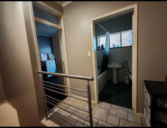 2 BEDROOM SECTIONAL TITLE FOR SALE IN RHODESFIELD